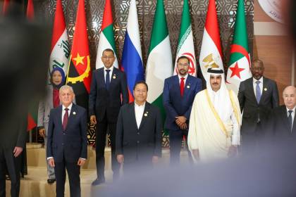 En una cumbre en Argel, Arce afirma que recuperación de empresas estratégicas permitió que el país sea industrializador del gas