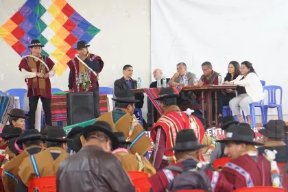 Gobierno reinstala diálogo con la COB por el decreto 5503 en El Alto