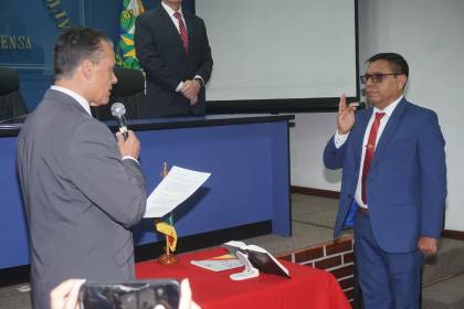 Posesionan a Willy Pozo como nuevo viceministro de Defensa y Coordinación de Desarrollo Integral