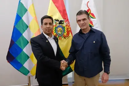 Ministro Bascopé dice que los abucheos a Paz en la Parada Militar “son parte de la democracia”