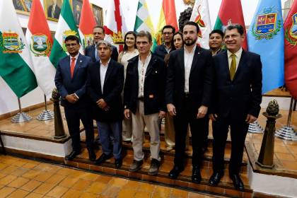 En vivo: Conclusiones de la reunión entre el presidente Paz y Gobernaciones por el modelo 50-50