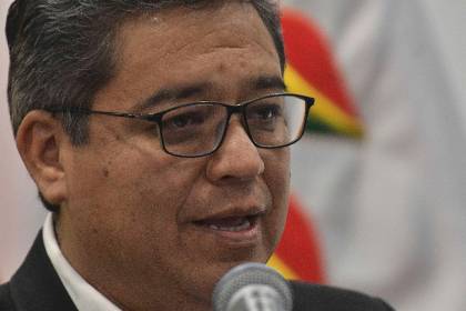 Gobierno denuncia que Montaño “usurpa funciones” al declararse fiscal general y que lo buscan para detener