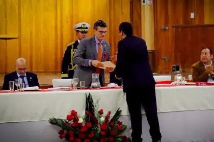 Gobierno presenta el proyecto corredor Oruro – Puertos del Pacífico y Paz pide evitar bloqueos