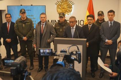El Gobierno no reconoce a Luis Montaño como fiscal general; la nueva autoridad se elegirá en el Legislativo, anuncia Oviedo