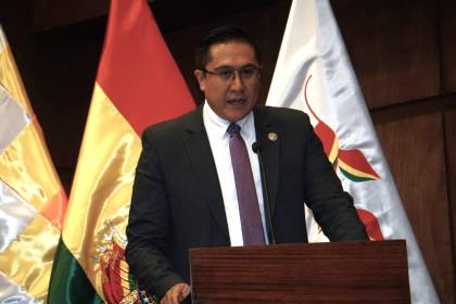Entre ocho y diez empresas públicas serán cerradas en “muy corto plazo”, anuncia el ministro de Economía