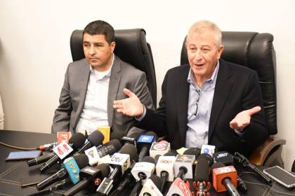 Marinkovic señala que es el legislativo el que definirá si se abroga o no la ley de conversión de tierras