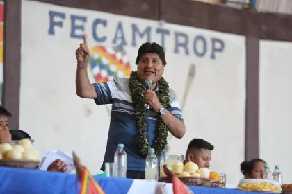 Evo dice que Arce pidió a presidentes llamarlo para que “acepte que Andrónico sea candidato a Presidente”