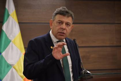 Presidente del Senado niega “compra de senadores” y dice que buscan consensos para aprobar leyes