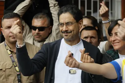 Elecciones en Colombia: Cepeda reconoce resultado preliminar pero dice que impugnarán 33.000 mesas