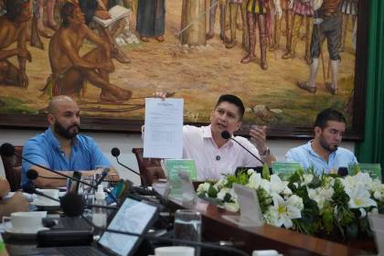 “Jhonny no podrá hacer gestión desde Palmasola”: Medrano dice que esperan notificación para evaluar acciones en el Concejo