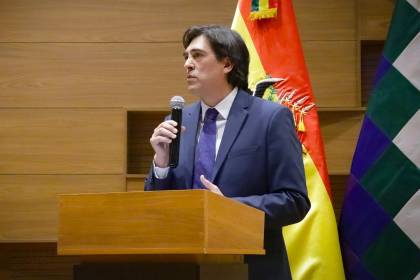 Gobierno dice que intervención a YPFB es por 180 días con opción a ampliarse y entre los ajustes está la suspensión de personal