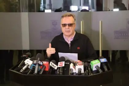 “Es una decisión de impunidad inaceptable”, dice diputado Alarcón sobre liberaciones en el caso maletas