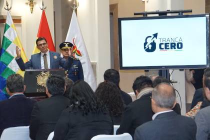 El Gobierno lanza el programa “Tranca cero” para desmontar la burocracia y optimizar servicios