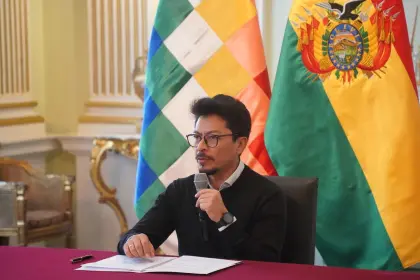 Canciller dice que Bolivia se sumará a esfuerzos para evitar que personas del “régimen depuesto” de Venezuela busquen refugio