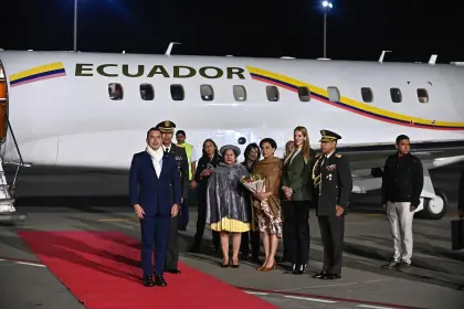 El presidente de Ecuador Daniel Noboa llega a La Paz para la investidura de Paz