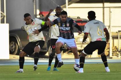 Triunfo vital: FC Universitario derrota a Independiente y respira en la lucha por el descenso