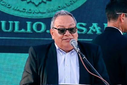 Lara convoca al Legislativo a sesionar el lunes para interpelar al ministro de Educación