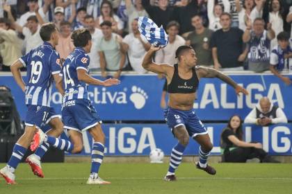 Alavés gana 3 - 0 al Getafe en el partido de apertura de LaLiga de España