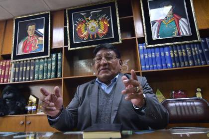 Choferes dicen que no llegaron a un acuerdo con el Gobierno y exigen compromiso escrito por el combustible