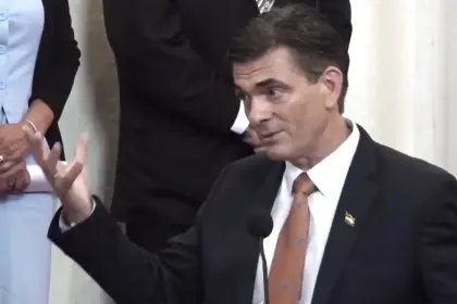 Tras recibir la credencial de presidente, Paz llama a los bolivianos a la unidad, y a las regiones y políticos a la concertación