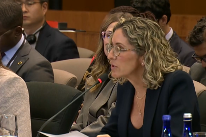 Primera dama de Bolivia participa en la cumbre sobre educación digital que impulsa Melania Trump en EEUU