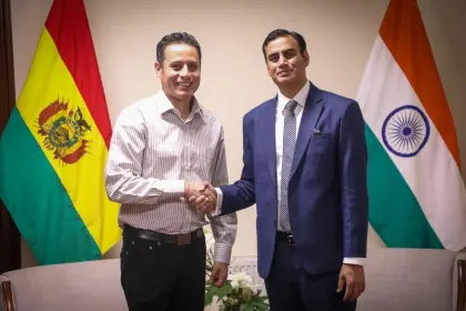 Lara perfila con el embajador de India planes sobre Gobierno digital, transparencia y capacitación en salud y seguridad