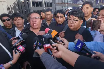 “No solo afecta a nuestro sector, sino a la población en general”: Transporte de La Paz va a ampliado por el alza del diésel 