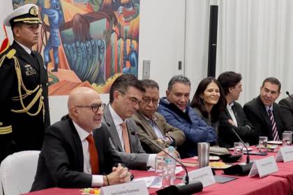 Tuto ve que “hay fisuras” y “desavenencias internas” en el gabinete de ministros de Paz que “deja mucho que desear”