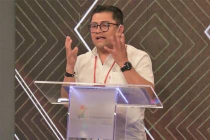 Rury Balladares dio a conocer los pilares de su plan para El Alto y fue cuestionado por su pasado político 