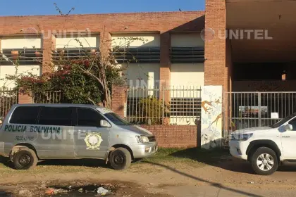 “Mi hija está en una operación, luchando por su vida”, dice la mamá de la estudiante apuñalada en un colegio