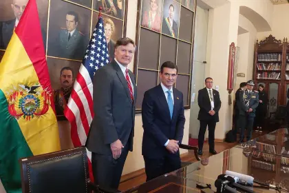 Bolivia y EEUU restablecen relaciones diplomáticas a nivel de embajadores