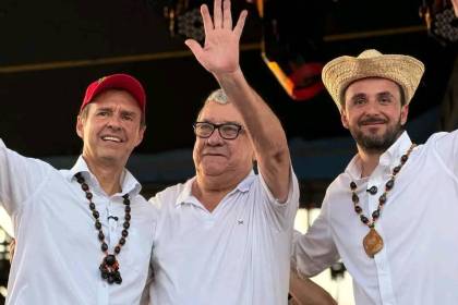 Leopoldo Fernández expresó su apoyo a Tuto Quiroga durante un acto proselitista en Cobija