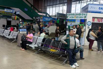 En medio de la polémica por el diésel, la Bimodal registra alta demanda de pasajes por el feriado largo en Santa Cruz