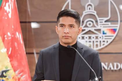 “No hay ningún intento de perjudicar las elecciones desde el Senado”, dice Andrónico