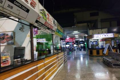 Terminal de Buses de Cochabamba suspende todas sus salidas por bloqueos y amenazas en rutas