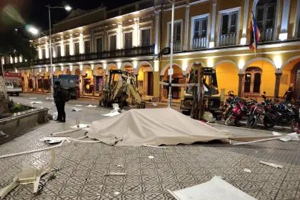 Provocan destrozos en maquinaria y agreden a personas que protestan por pagos en la Alcaldía de Cochabamba