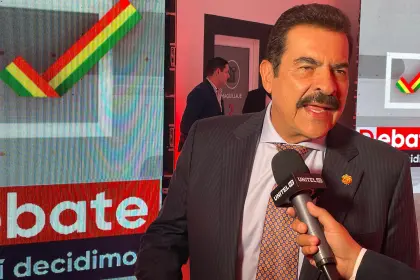 “Hay mucha expectativa”: Así llegó Manfred al debate presidencial en UNITEL