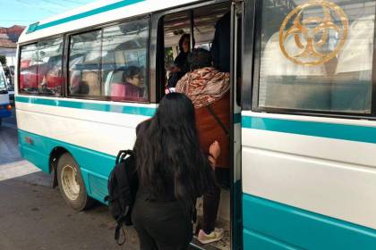 El 95% de los buses de Sucre usa diésel; la Alcaldía avala las tarifas transitorias, anuncia un estudio y plantea pasaje solidario