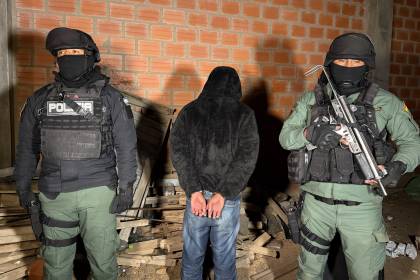 La Policía halla el centro de operaciones de atracadores en El Alto; cae uno de los sindicados