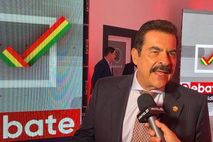 “Hay mucha expectativa”: Así llegó Manfred al debate presidencial en UNITEL