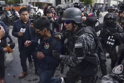 Liberan a los 12 aprehendidos durante los enfrentamientos de la COB con la Policía