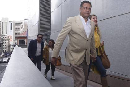 La Fiscalía investiga a Luis Revilla por el caso PumaKatari y un presunto daño al Estado de $us 2 millones