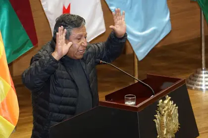 “Acompañen al poder Ejecutivo”, recomienda Choquehuanca a los nuevos asambleístas