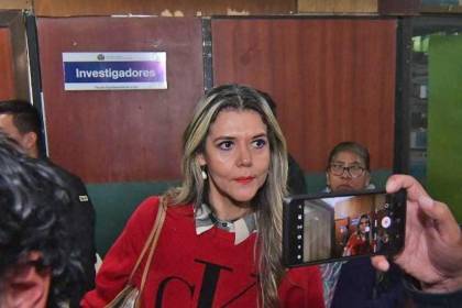 Fiscalía advierte que Gabriela Delgadillo usurpó funciones en YPFB al firmar como vicepresidenta