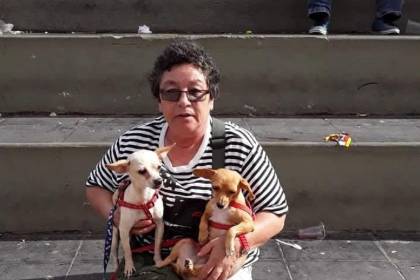 Hallan el cuerpo de una mujer estrangulada y vecinos dicen que escucharon que discutía con su pareja