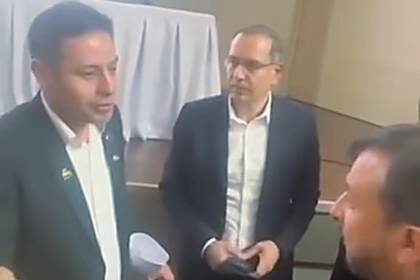 Lara discute con el ministro de Hidrocarburos y el presidente de YPFB por las cisternas varadas y la gasolina que dañó motores