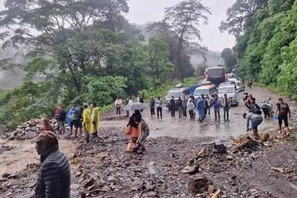 Caída de mazamorra: Restringen circulación en El Sillar, ruta nueva Cochabamba – Santa Cruz