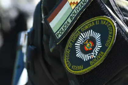 Tres hombres armados y vestidos de policías antidroga robaron en una casa en Cochabamba