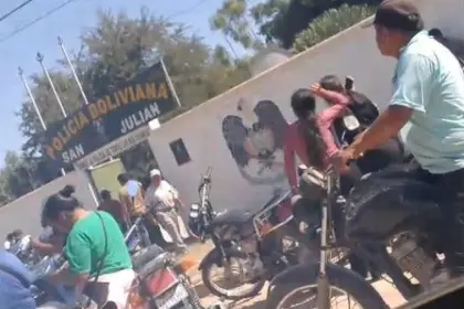 Reportan saqueo y quema de la estación policial de San Julián; los efectivos fueron replegados