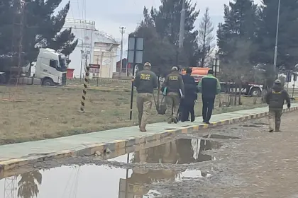 La Fiscalía y la Policía ingresan a instalaciones de YPFB en La Paz, Cochabamba y Santa Cruz 